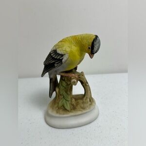 Lefton Hand Painted Gold Finch Bird Figurine China KW395 Yellow